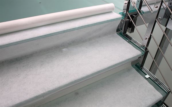 Zaščitna preproga LO-ANTISLIP 1m x 10m, 160g/m², oprijemljiva, 60rol/pal, ZLOANTISLIP